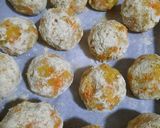 Foto del paso 5 de la receta: Bolitas de batata rellenas con queso (al horno)