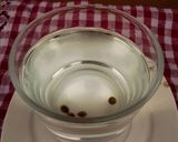 A picture of step 4 of Papaya Seeds Tea.