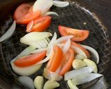 Hình bước làm 2 của món Khoai Tây Xào Cà Chua Chay