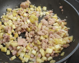 Foto del paso 3 de la receta: Calabacín relleno atún 🐟 huevo🥚pavo 🦃