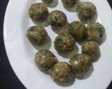 A picture of step 4 of Chicken meatballs spaghetti.