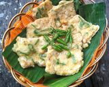 Foto langkah ke 3 dari resep Tempe Mendoan 1/2 matang.