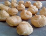 Égetett fánkocska (profiterol) kétféle krémmel recept fázis 7 fotója