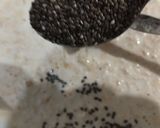 Foto langkah ke 2 dari resep Overnight Oats With Chia Seed.