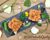 Foto del passaggio 5 della ricetta Tartare di salmone, avocado e pepe rosa