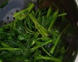 Foto langkah ke 2 dari resep Pecak Kangkung Sambal Terasi.