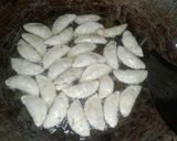 Foto langkah ke 8 dari resep Kue Kering: Mini Pastel Abon Krenyes.