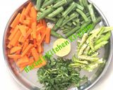 A picture of step 1 of Vegetable lemon rice.