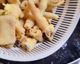 Hình bước làm 4 của món Chân gà hầm đậu đen