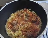 Foto del paso 6 de la receta: Fideos con albóndigas (La Dama y el Vagabundo)