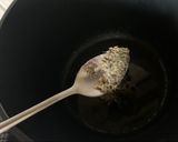 A picture of step 2 of Keaw Teaw Ped Yang - Five Spiced Roasted Duck noodles.