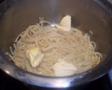 Foto del paso 10 de la receta: Espaguetis con salmón y champiñones
