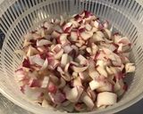 Une image de l'étape 2 de Salade d endives rouges et tomates au thon.