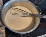 Foto del passaggio 2 della ricetta Crostata di fragole con crema pasticcera senza burro e senza panna con gelatina naturale