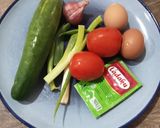 Foto langkah ke 1 dari resep Scramble Egg Tomat Timun.