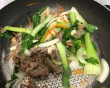Hình bước làm 4 của món Bún Gạo Xào Rau Củ