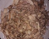 Foto del paso 1 de la receta: Pollo deshebrado a la mexicana