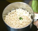 दही बड़े (अप्पम के साचे में) रेसिपी चरण 2 फोटो