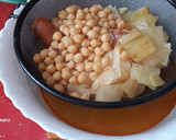 Foto del paso 5 de la receta: Guiso de garbanzos encebollados con toque picante