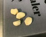 Une image de l'étape 2 de Aubergine italienne farcie au poulet haché et poivron vert.