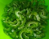 Foto langkah ke 1 dari resep Tumis Pare.
