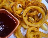 A picture of step 3 of Onion rings pakora.
