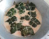 Foto langkah ke 5 dari resep Buntil Daun Singkong Teri Tempe.