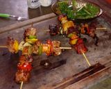 Foto del paso 4 de la receta: Brochettes mixtos a las brasas