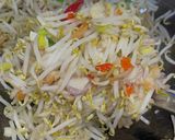 Foto langkah ke 3 dari resep Tauge / toge cah ikan asin.