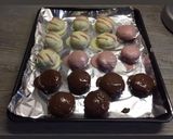Foto del passaggio 5 della ricetta Dolcetti al cioccolato con cuore morbido (dolcetti del riciclo)