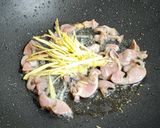 奶香蘋果絲瓜小炒 ‧ クリーミーアップルヘチマ炒め的食譜步驟3照片
