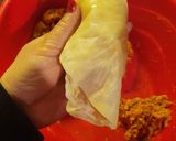 Töltött káposzta kolbászhússal, cserépedényben sütve recept fázis 5 fotója
