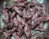 Foto langkah ke 1 dari resep Sambal Cumi Asin.