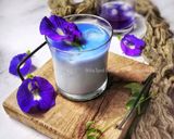 Gambar langkah 3 resipi Blue tea latte.