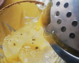 Foto del paso 7 de la receta: Prepara de maracuyá a base de mezcal
