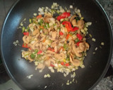 Foto del paso 2 de la receta: Magro de cerdo y pollo en salsa