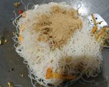 Foto langkah ke 4 dari resep Bihun goreng rendang.