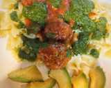 Foto del paso 3 de la receta: Salsa Pesto 💝 Albahaca 🌿 mi salsa preferida 😍 con pasta farfalle, sola o con albóndigas
