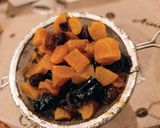 Aszalt gyümölcsös joghurt pirított mézes magvakkal recept fázis 2 fotója