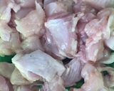 Foto langkah ke 1 dari resep Ayam Popcorn Sambal Matah.