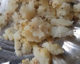 A picture of step 1 of Potato puri.