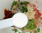 A picture of step 4 of Chicken szechuan kebab.