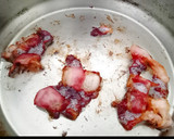 Foto del paso 2 de la receta: Sanguchito de huevo (Harley Quinn)
