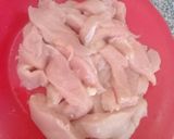Foto del paso 1 de la receta: Deditos de pollo con condimentos sorpresa acompañado con puré