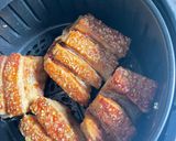 รูปขั้นตอนการทำที่ 3 ของ หมูกรอบ จากหม้อทอด