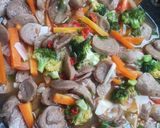 Foto langkah ke 5 dari resep Tumis Brokoli Wortel Bakso.