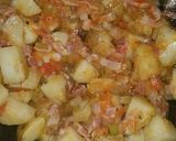 Foto del paso 3 de la receta: Papás guizadas con tocino "fácil y deliciosas"