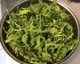 Une image de l'étape 4 de Salade de roquette aux tomates divinina,oignon rouge et mozzarella di buffala.