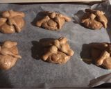 Foto del paso 6 de la receta: Pan de muerto sabor chocolate y relleno de chocolate