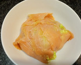 Foto del paso 3 de la receta: "Bomba" de salmón ahumado, aguacate y huevo